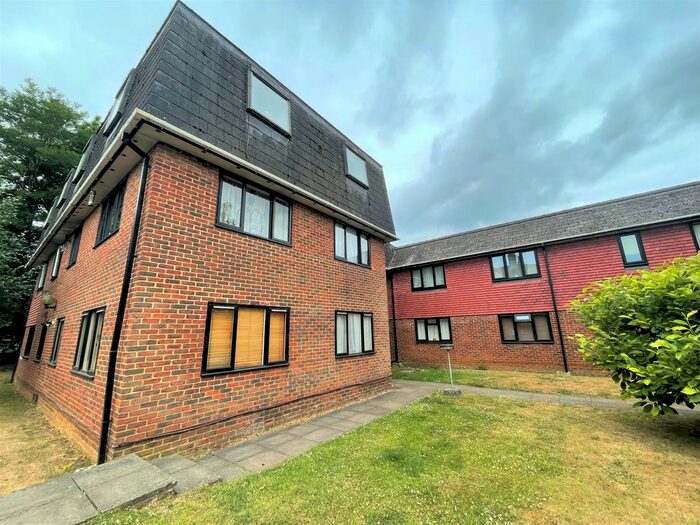 1 Bedroom Flat To Rent In Badgers Cross, Portsmouth Road, Milford, Godalming, GU8