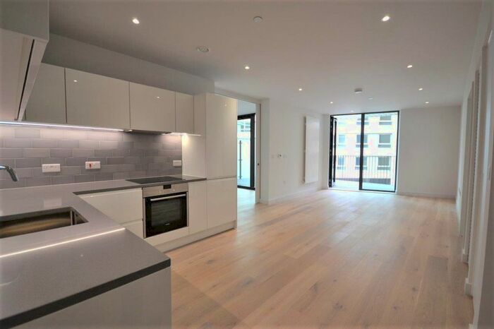 2 Bedroom Flat To Rent In Starboard Way, Mercier Court, London, E16