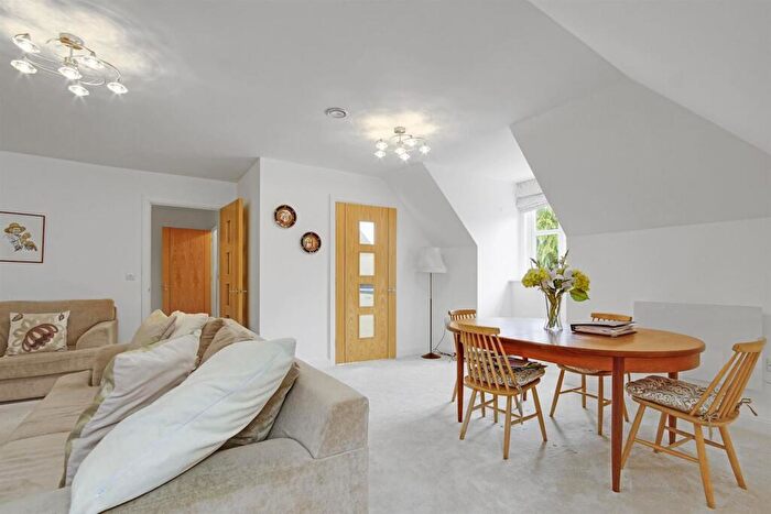 2 Bedroom Apartment For Sale In Westhall Road, Warlingham, Surrey, CR6