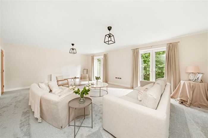 4 Bedroom Detached House For Sale In Station Road, Meltham, Holmfirth, HD9