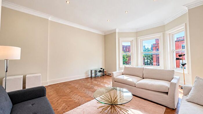 1 Bedroom Flat To Rent In Pont Street, Knightsbridge, SW1X