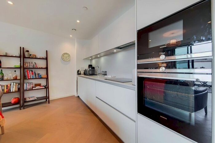 2 Bedroom Flat To Rent In Snowsfields, London Bridge, London, SE1