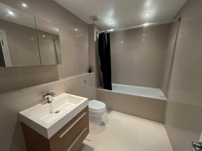 1 Bedroom Flat To Rent In Hill House, Western Road, Hove, BN3
