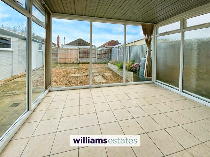 2 Bedroom Detached Bungalow For Sale In Garnett Drive, Prestatyn, LL19
