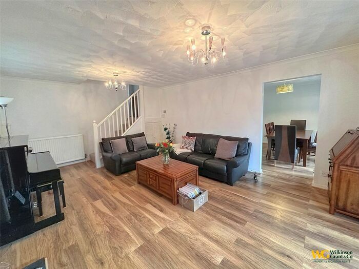 4 Bedroom Detached House To Rent In Guildford Close, Exeter, EX4