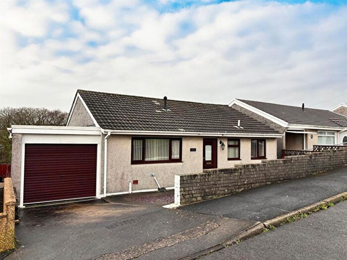 3 Bedroom Detached Bungalow For Sale In Pennant Road, Llanelli, SA14