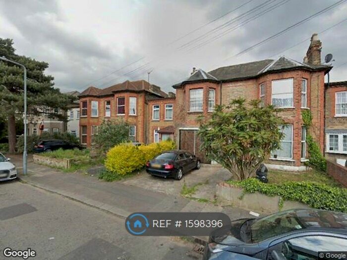 2 Bedroom Flat To Rent In Broomhill Road, Ilford, IG3