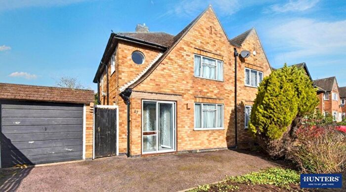 3 Bedroom Semi Detached House For Sale In Carlton Drive, Wigston, LE18