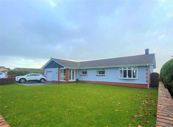 4 Bedroom Bungalow For Sale In Milo, Llandybie, Milo, Ammanford, SA18