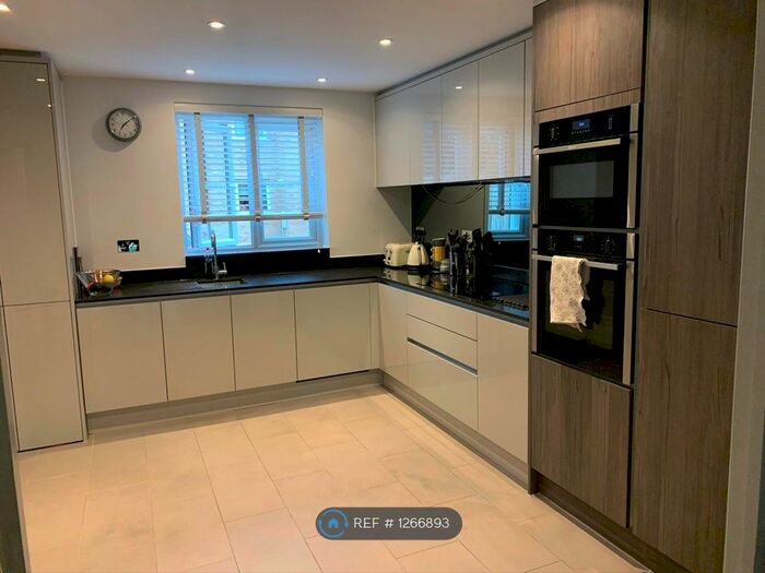 4 Bedroom Semi-Detached House To Rent In Rodenhurst Road, London SW4