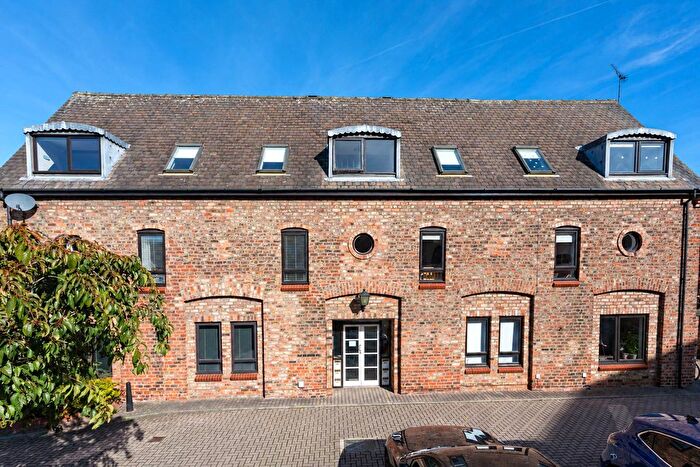 2 Bedroom Flat For Sale In Dalton Terrace, York, North Yorkshire, YO24