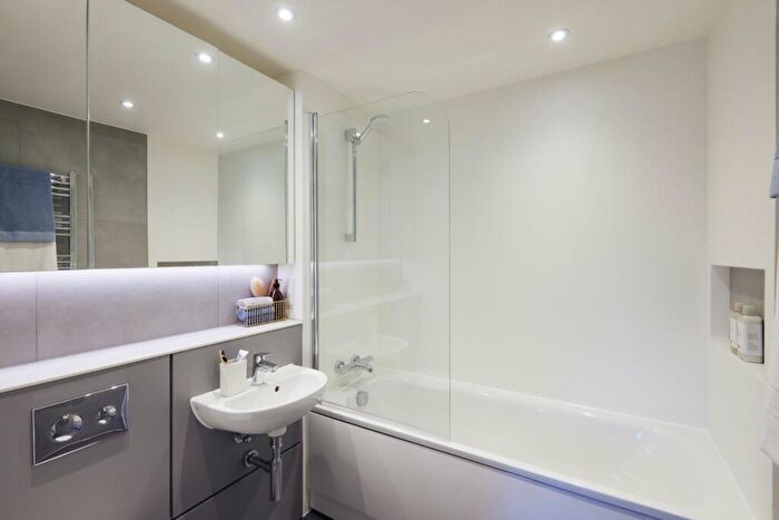 1 Bedroom Flat To Rent In The Junction, Whitehall, Leeds, West Yorkshire, LS12