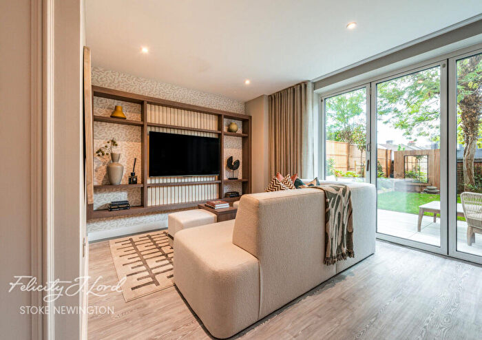 2 Bedroom Apartment For Sale In St Ann's Road, London, N15