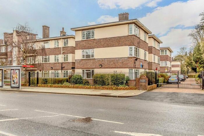 2 Bedroom Flat To Rent In Leigham Court Road, London, SW16