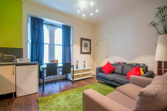2 Bedroom Flat To Rent In Duncan Street, Edinburgh, EH9