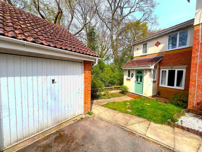 3 Bedroom Semi-Detached House To Rent In Rattigan Gardens, Whiteley, Fareham, Hampshire, PO15
