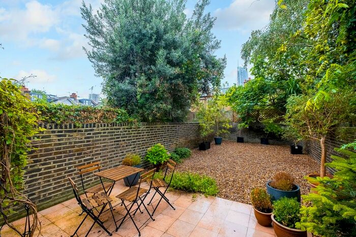 4 Bedroom Flat To Rent In Balliol Road, London, W10