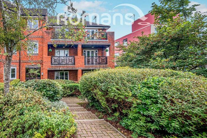 2 Bedroom Property To Rent In Queens Acre, HP13