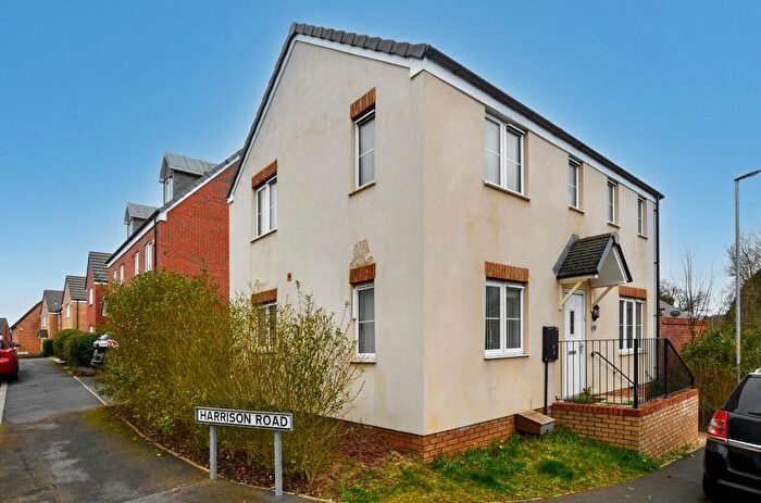 3 Bedroom Detached House For Sale In York Way, Harlestone Manor, Northampton, NN5