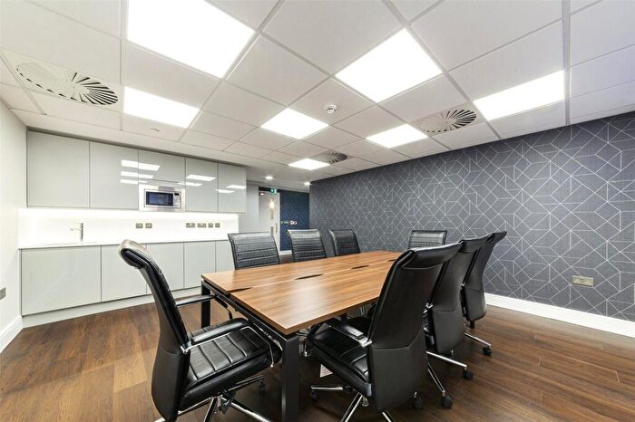 1 Bedroom Apartment To Rent In Maine Tower, Harbour Way, London, E14