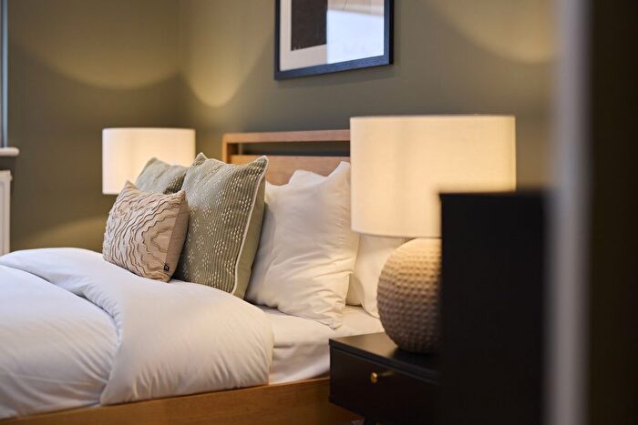 2 Bedroom Flat To Rent In Brick Lane, London, E1