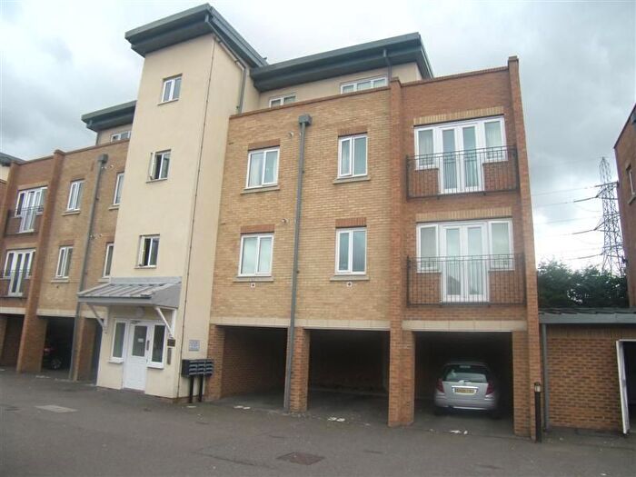 2 Bedroom Flat To Rent In Capstan Drive, Rainham, RM13