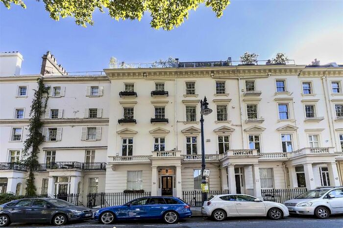 2 Bedroom Flat To Rent In St. Georges Square, London, SW1V