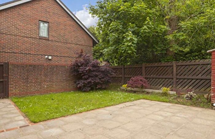 1 Bedroom Flat For Sale In Lewis Court, Worthing, BN13