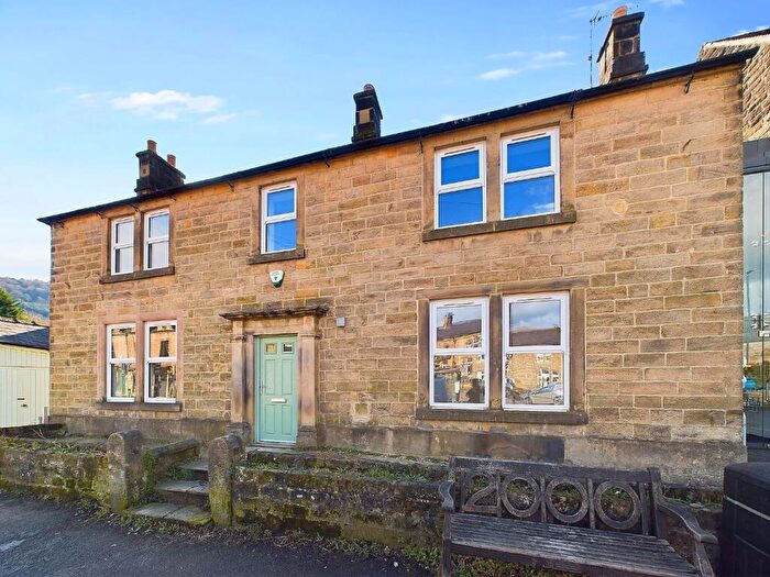 2 Bedroom Cottage For Sale In A Matlock Green, Matlock, DE4