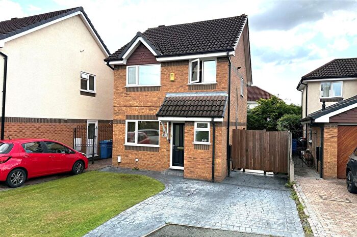 3 Bedroom Detached House For Sale In Lincoln Close, Woolston, WA1