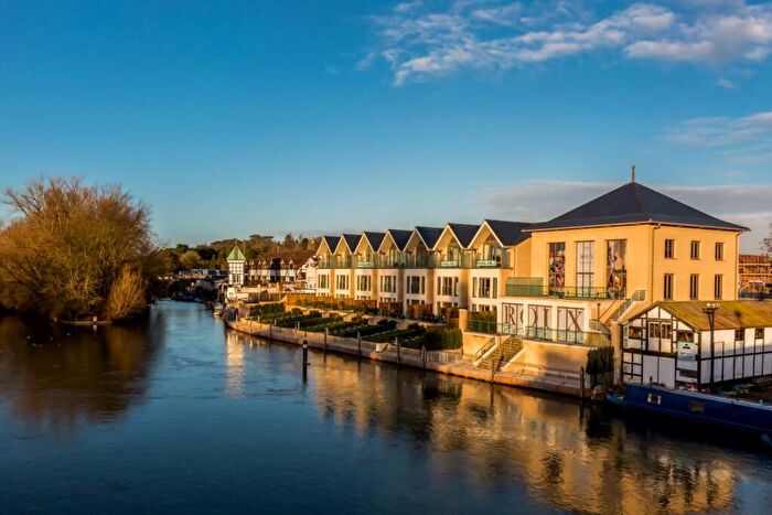 3 Bedroom Town House To Rent In Maidenhead, Berkshire, SL6