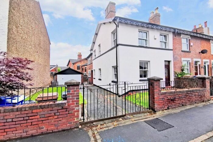 3 Bedroom Semi-Detached House To Rent In Albert Place, Dresden, Stoke-On-Trent, ST3