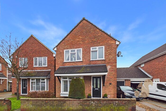 3 Bedroom Link Detached House For Sale In Tollgate Drive, Stanway, CO3