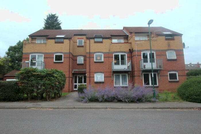 2 Bedroom Flat To Rent In Tonnelier Road, Nottingham, NG7