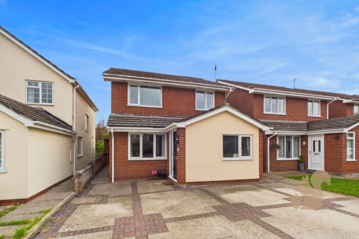 4 Bedroom Detached House For Sale In Pilborough Way, Colchester, CO3