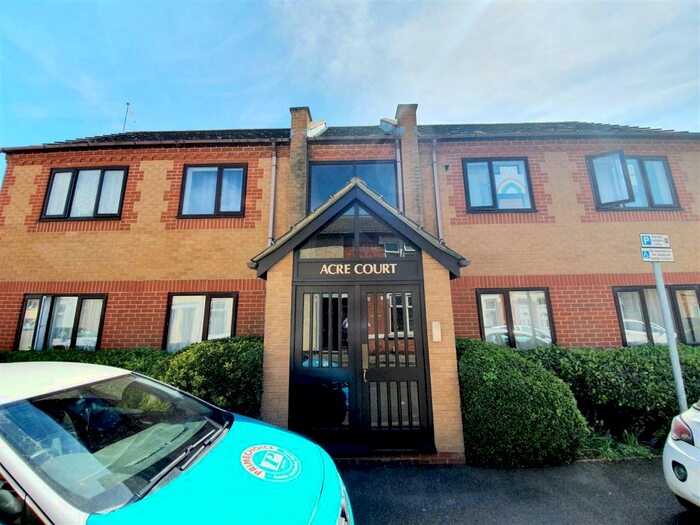 1 Bedroom Flat To Rent In Acre Court, Kettering, Northamptonshire, NN16