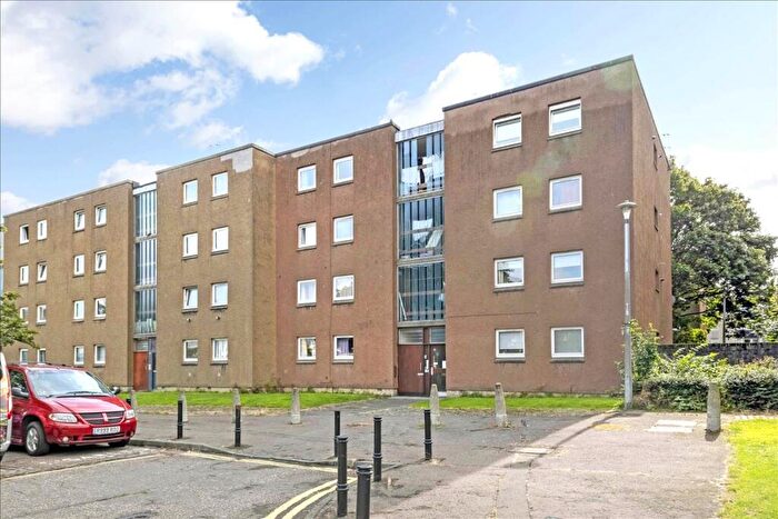 2 Bedroom Flat For Sale In / Gordon Street, Edinburgh, EH6