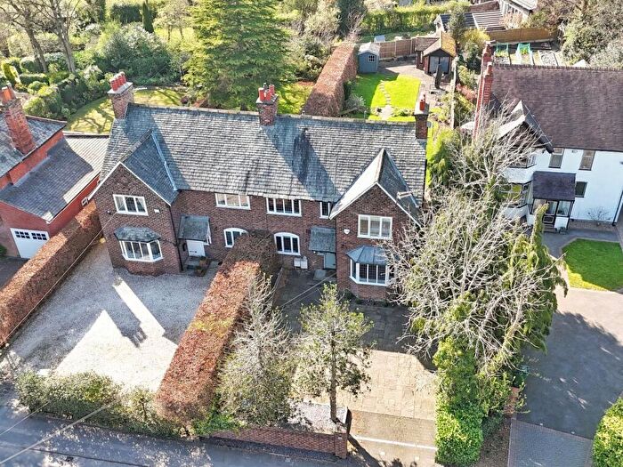 4 Bedroom Semi Detached House For Sale In Woodford Road, Bramhall, SK7