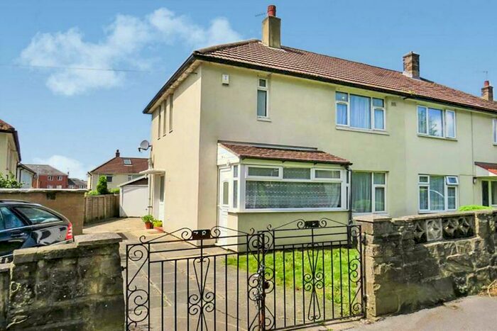 2 Bedroom House To Rent In Swarcliffe Drive, Leeds, LS14