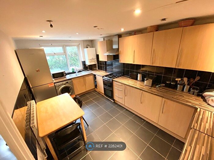 4 Bedroom Terraced House To Rent In Abbotsbury Close, London, E15