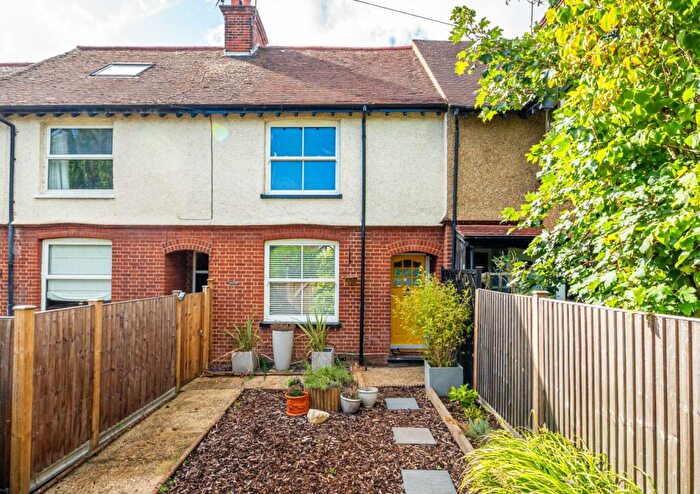 3 Bedroom Terraced House For Sale In Watling Street, Park Street, St. Albans, Hertfordshire, AL2