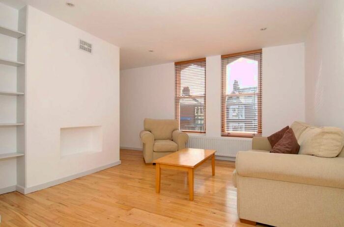 1 Bedroom Flat To Rent In Cavendish Road, Balham, SW12