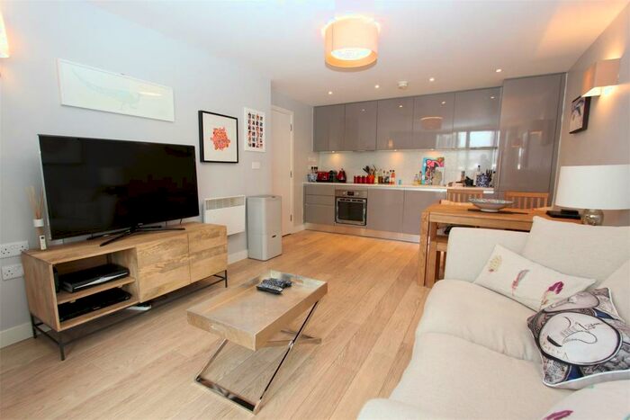 2 Bedroom Apartment To Rent In Fyfe House, New River Village, Hornsey, N8