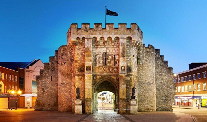 1 Bedroom Apartment For Sale In Back Of The Walls, Southampton, SO14