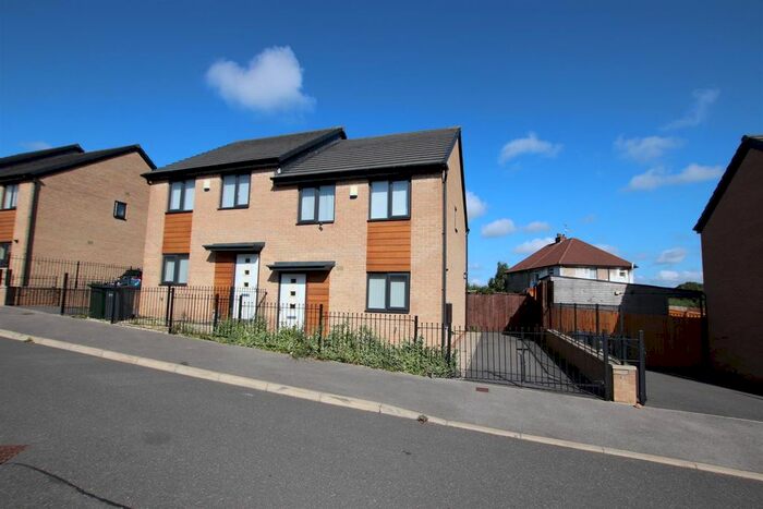 3 Bedroom Semi-Detached House To Rent In Holy Well Drive, Bradford, BD10