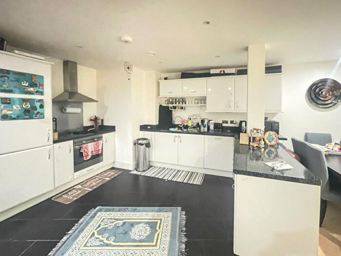 2 Bedroom Flat To Rent In Pinner Road, Harrow On The Hill, Harrow, HA1