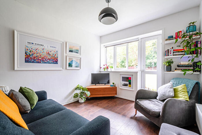 1 Bedroom Flat For Sale In Rutland Road, E9