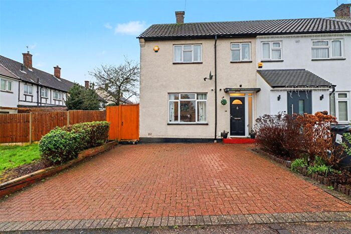 2 Bedroom End Terrace House For Sale In Grantham Green, Borehamwood, WD6