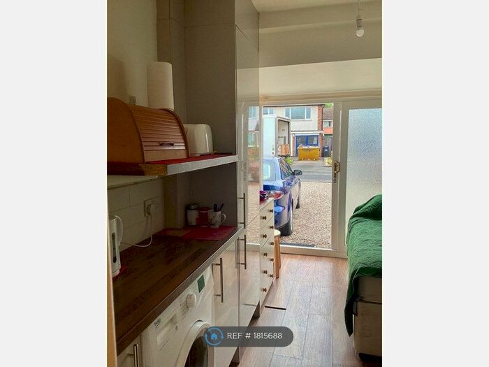 Studio To Rent In St. Christophers Close, Warwick, CV34