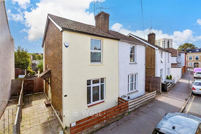2 Bedroom Semi-Detached House For Sale In Parker Road, Croydon, Surrey, CR0
